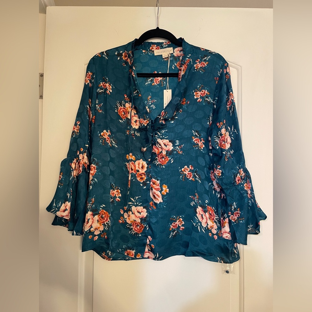 Lovestich floral top